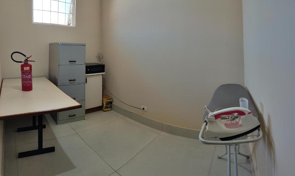 Kuchyň nebo kuchyňský kout v ubytování Casa Térrea 3 quartos, sendo 1 suíte Maringá