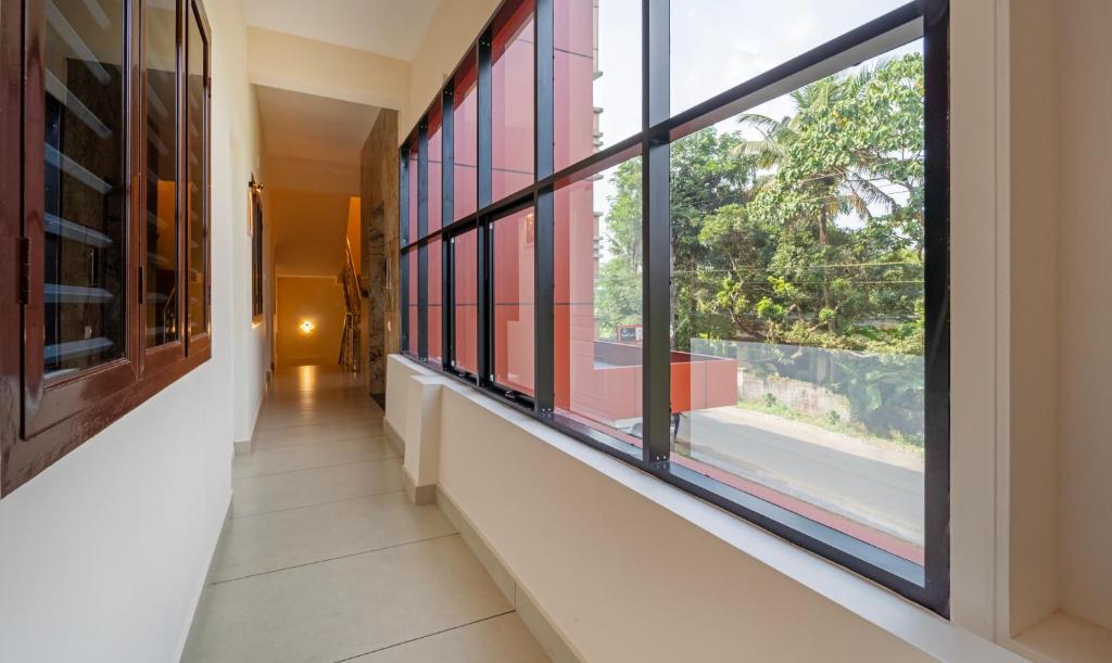 Fotografie z fotogalerie ubytování Treebo Thoduvas Star Plaza Cochin Airport v destinaci Nedumbassery