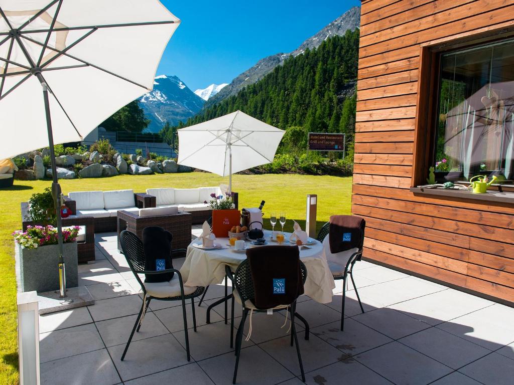 Nespecifikovaný výhled na hory nebo výhled na hory při pohledu z hotelu