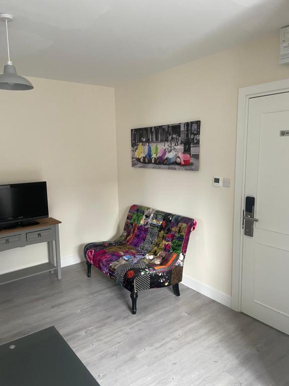 Regal Hotel - Two-Bedroom Standard Apartment