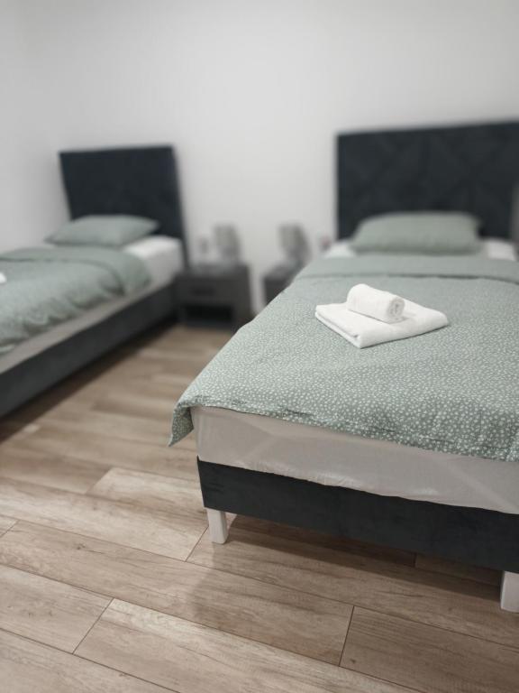 Napoli sobe - Twin Room With Private Bathroom