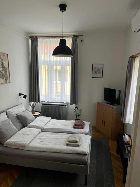 Mecsek Ház 7625 Pécs, Mecsek utca 23 kép - 1