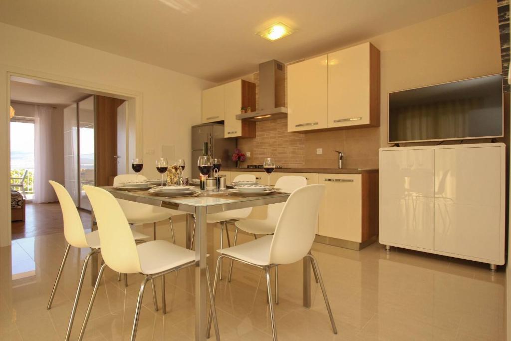 Kuchyň nebo kuchyňský kout v ubytování Apartment Kristijan