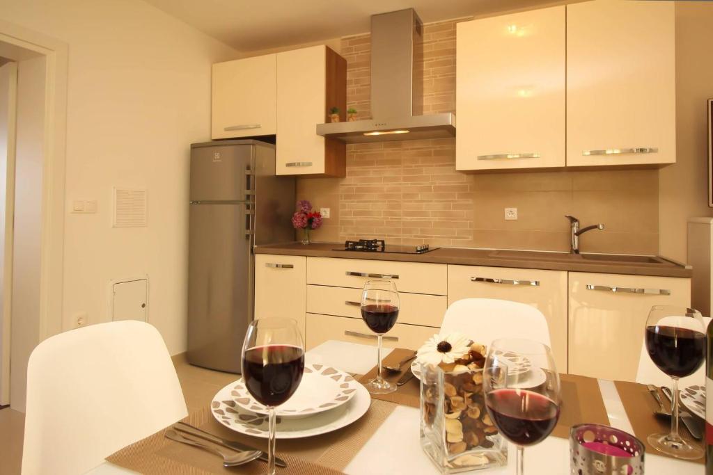 Kuchyň nebo kuchyňský kout v ubytování Apartment Kristijan