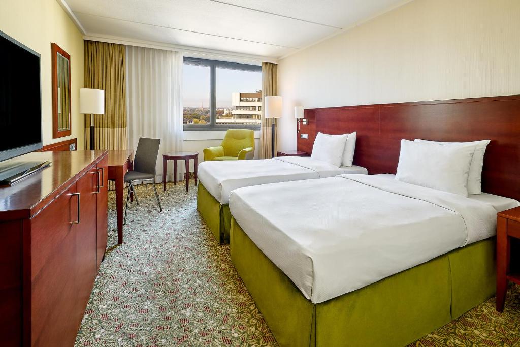 
Larger Guest room, 2 Twin/Single Bed(s), High floor
