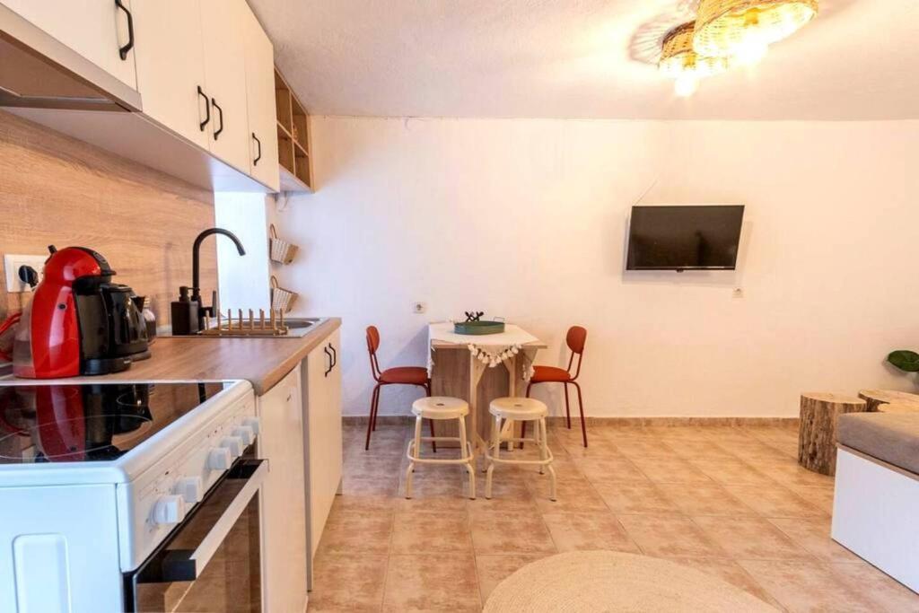 Kuchyň nebo kuchyňský kout v ubytování Samora Guest House