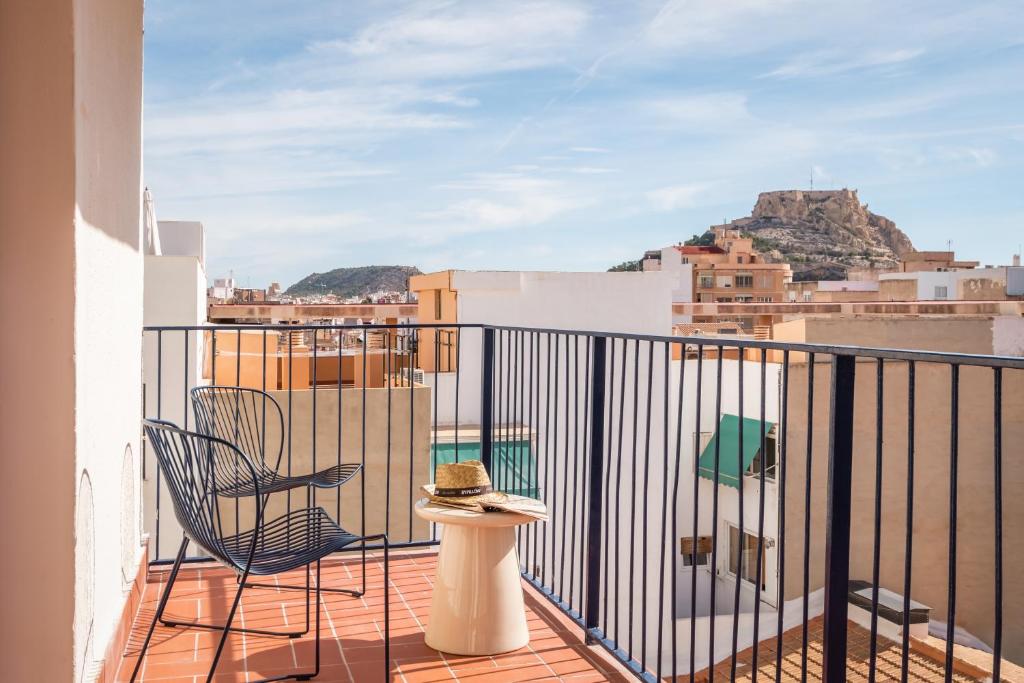 
Family Room with Terrace
