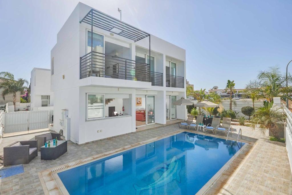 Protaras Pearl 18