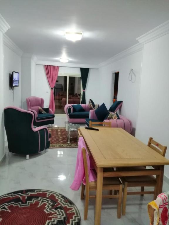 Posezení v ubytování شقق موفينبيك هاوس 3