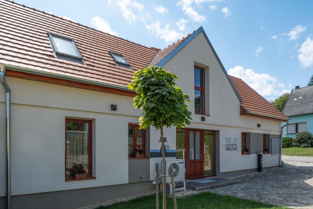 4Catsshelter 9725 Cák, Petőfi 25 kép - 1
