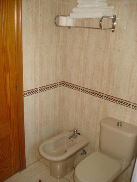A bathroom at Hostal Pumar