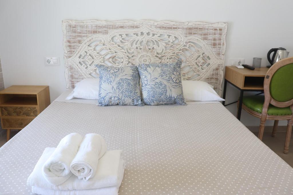 Postel nebo postele na pokoji v ubytování Hotel CALPE