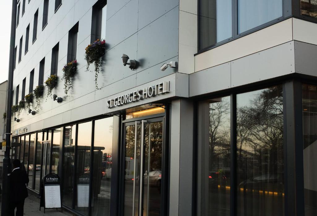 St George's Hotel - Wembley - Resim 44