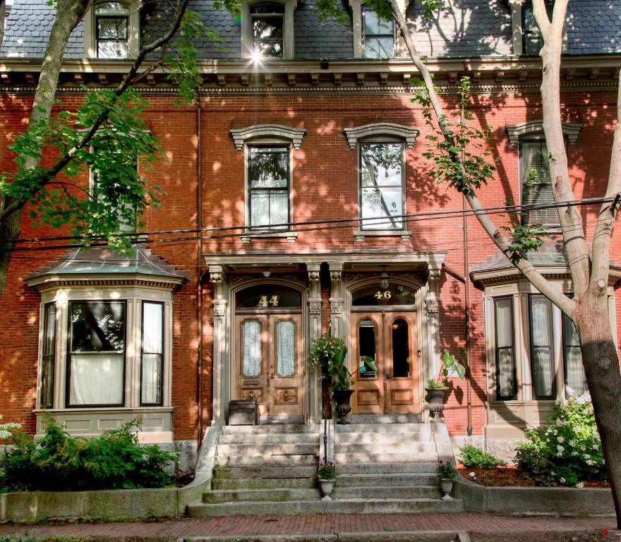 Blind Tiger Portland - Carleton Street Guest House photo