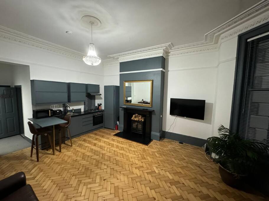 Μια τηλεόραση ή/και κέντρο ψυχαγωγίας στο Stylish 2-Bed in Trendy Jesmond