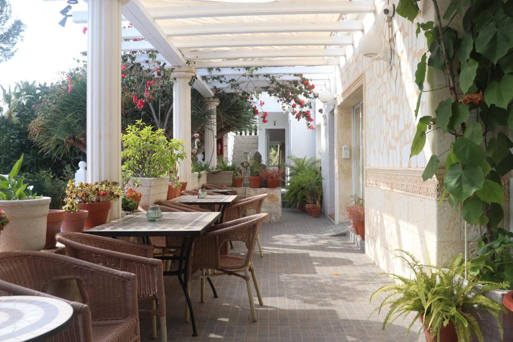 Restaurace v ubytování Hostal La Paloma I