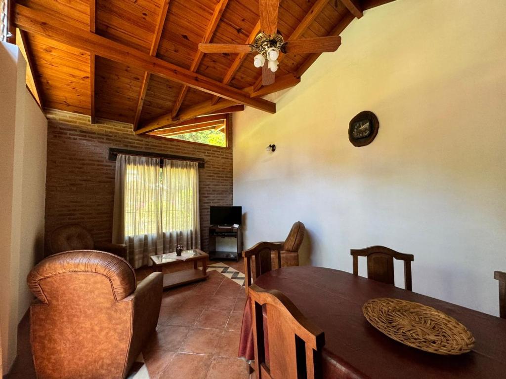 a dining room with a table and chairs at Okin5 in Costa del Este