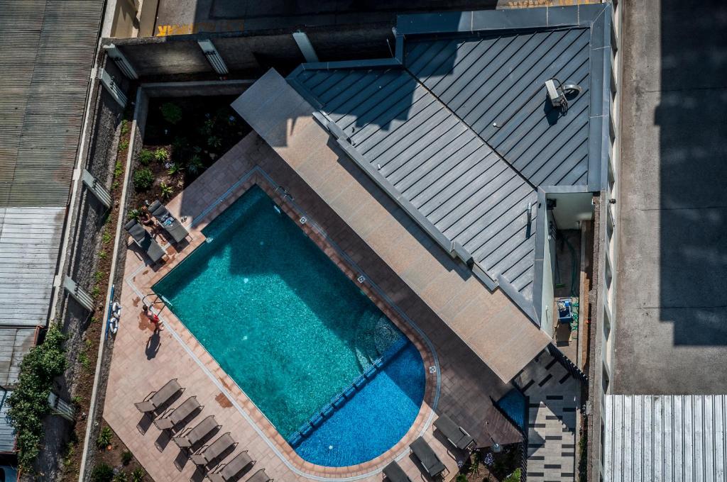 Bazén v ubytování Hotel Diego de Almagro Providencia nebo v jeho okolí