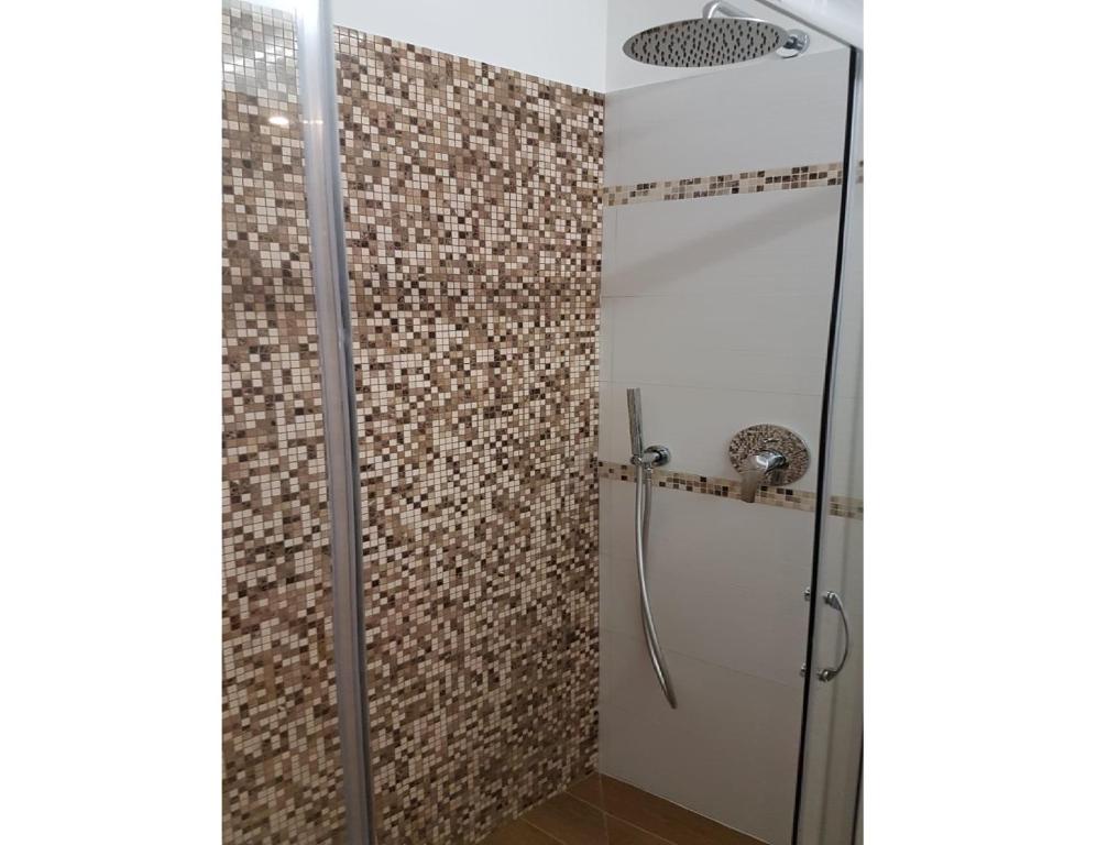 Łazienka w obiekcie Orange Fox Cervinia apartment Vda Vacanze in Vetta CIR 0185