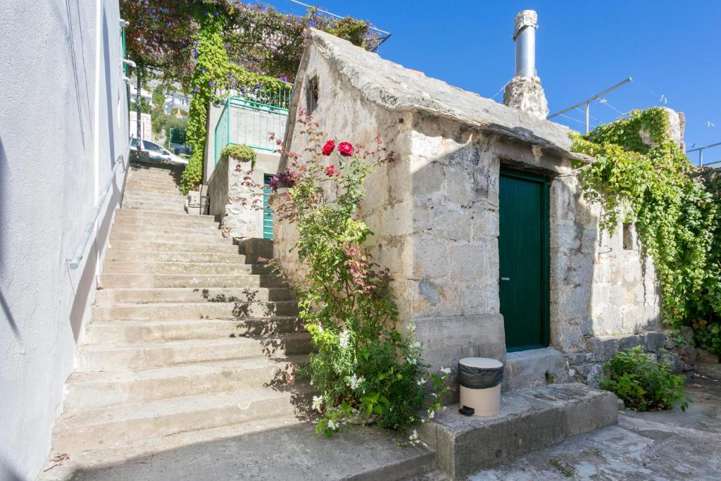 Fotografie z fotogalerie ubytování Apartments by the sea Pisak, Omis - 18141 v destinaci Mimice