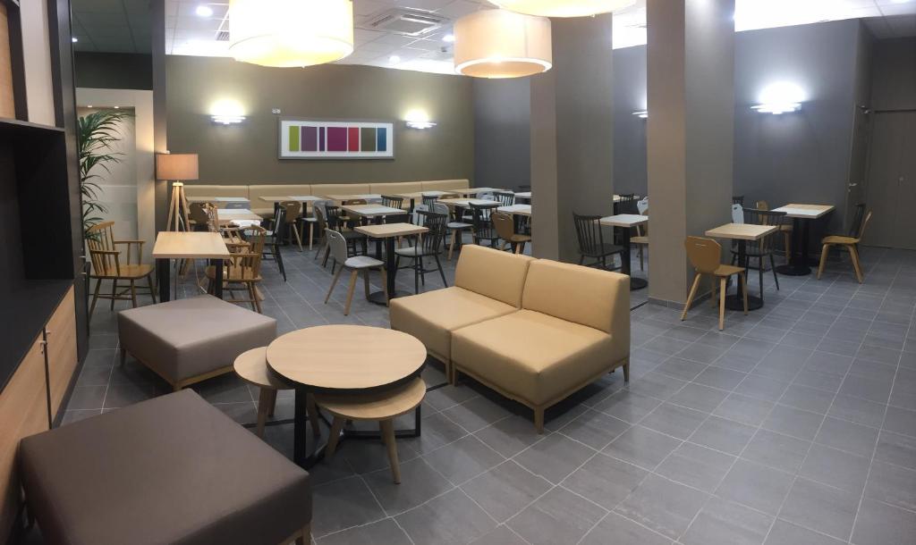 Posezení v ubytování B&B HOTEL Lyon Ouest Tassin
