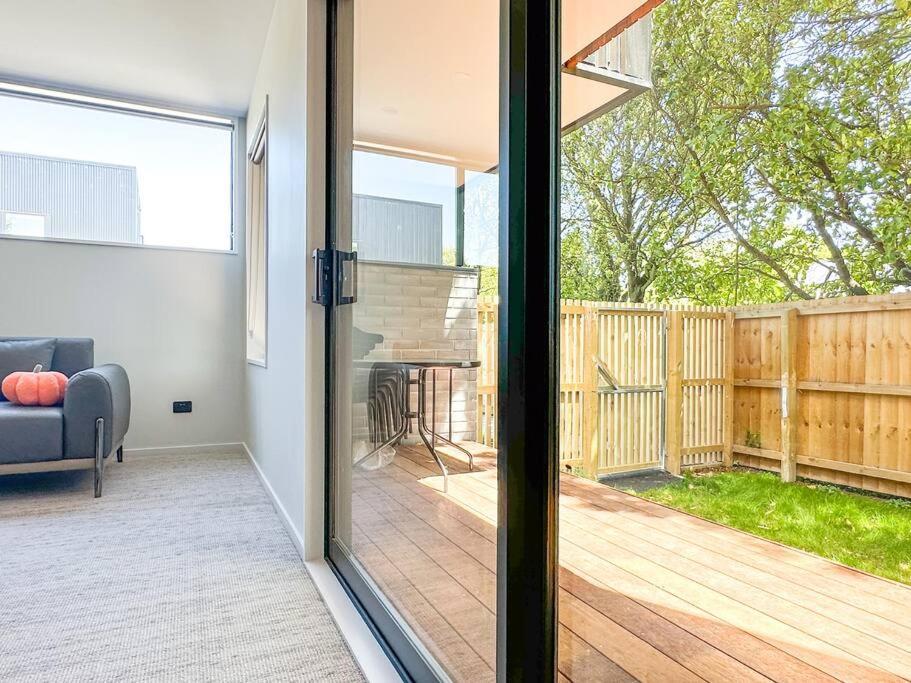 Brand New 3BR home opposite to UC - Resim 13