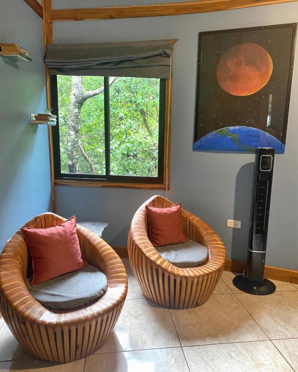 Posezení v ubytování Moon Wonders Vacation House