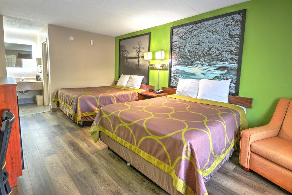 Super 8 by Wyndham Knoxville West/Farragut photo