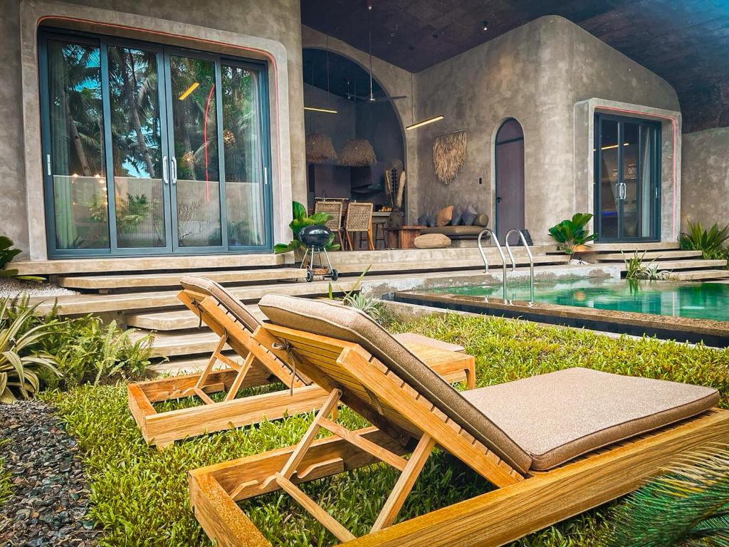 Bazén v ubytování Diwatu Villas nebo v jeho okolí