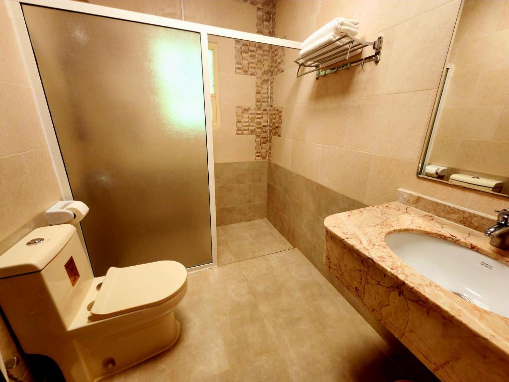 Koupelna v ubytování Khasab Hotel