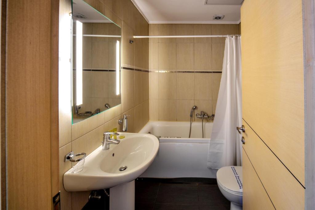 Łazienka w obiekcie Astoria Hotel Thessaloniki
