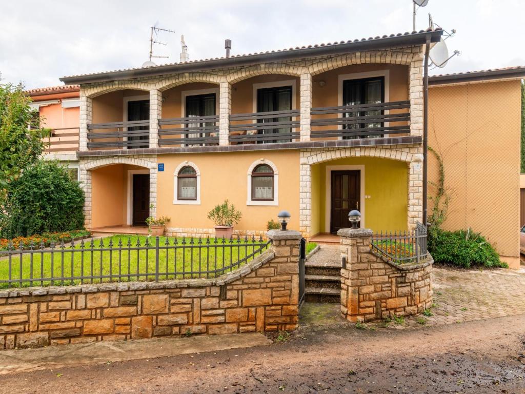 Spacious Pet-Friendly Stay