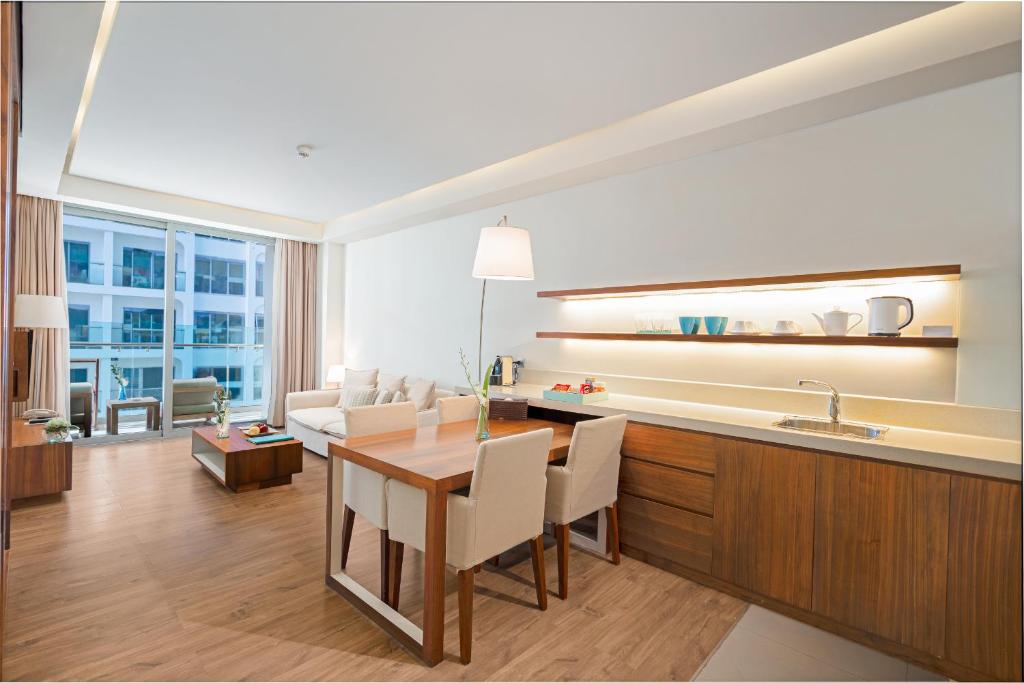 Suite 2 Phòng Ngủ Có Ban Công Nhìn Ra Thành Phố Dành Cho 2 Khách