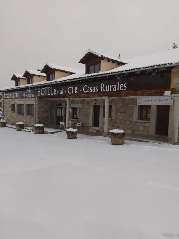 Fotografie z fotogalerie ubytování ALTOGREDOS Hotel Rural y apartamentos turísticos v destinaci Hoyos del Espino