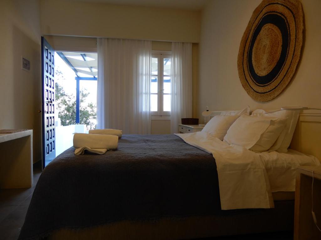 Letto o letti in una camera di Glarontas