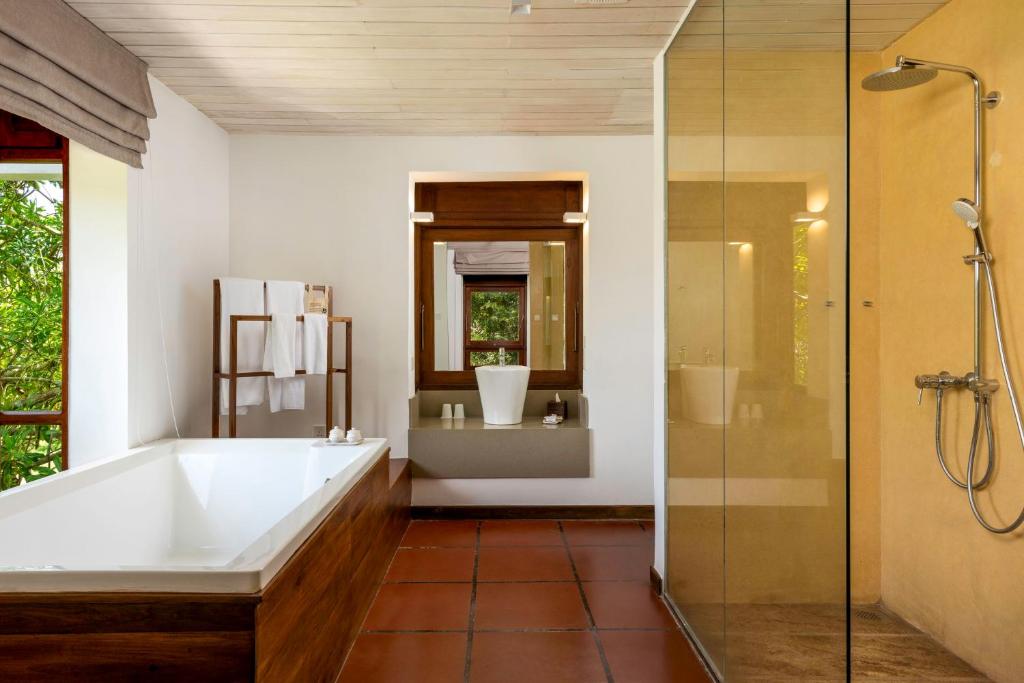 Koupelna v ubytování Jetwing Lagoon Wellness, A Luxury Reserve - Adults Only