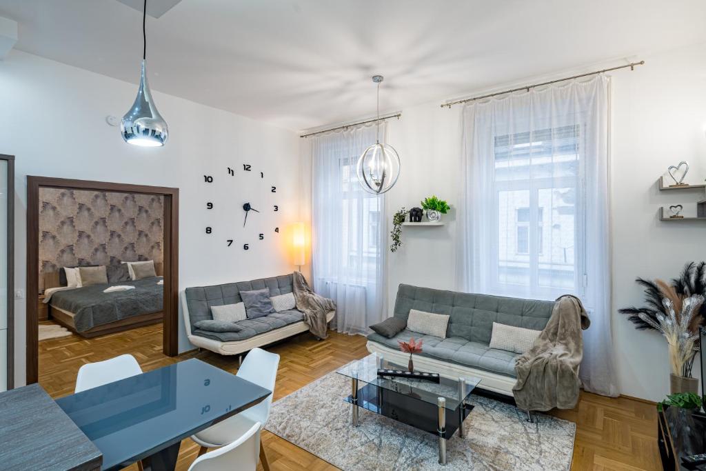 Silver Swan 1072 Budapest, Nyár u. 5 kép - 1