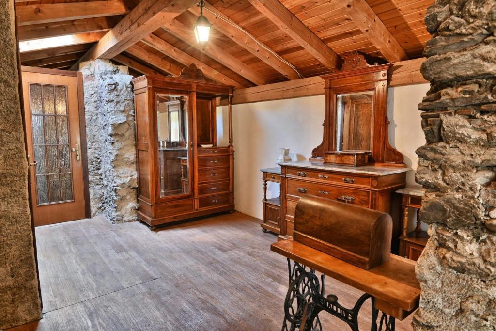 Zdjęcie z galerii obiektu Rustico Melograno, Il Melo - Theater Home w mieście Tignale