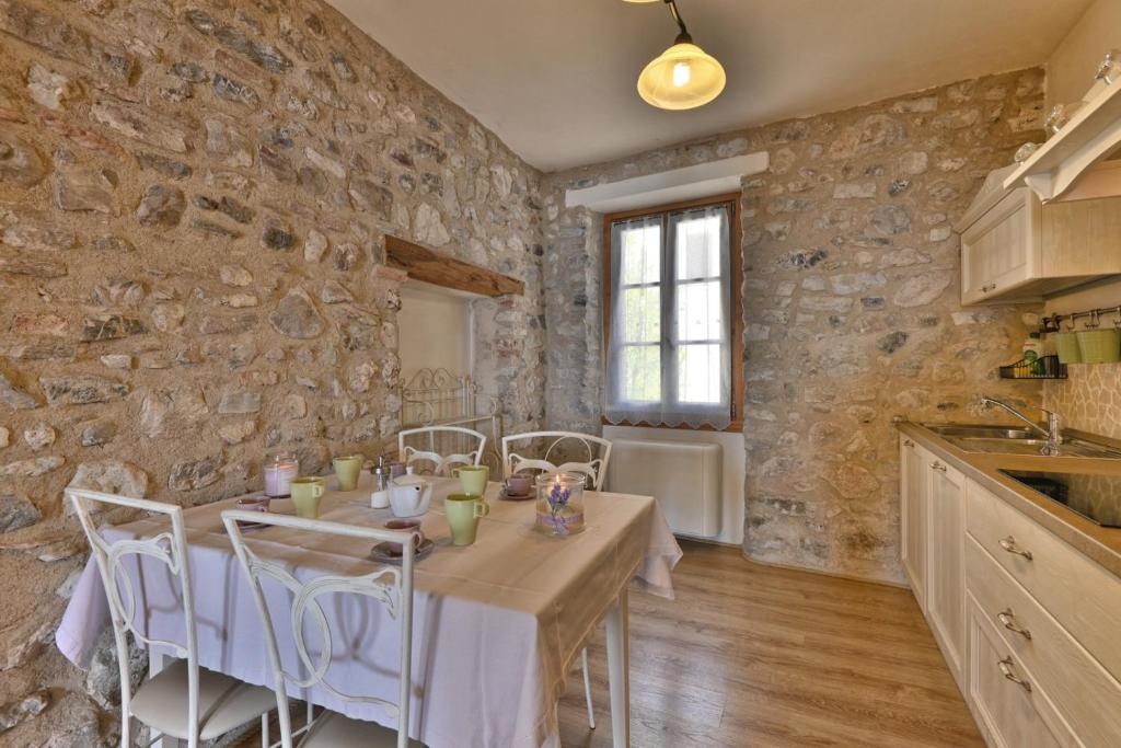 Fotografie z fotogalerie ubytování Rustico Melograno, Il Grano - Theater Home v destinaci Tignale