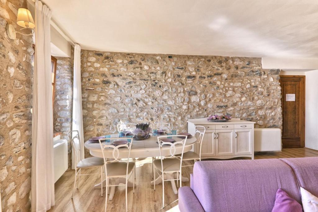 Posezení v ubytování Rustico Melograno, Il Grano - Theater Home