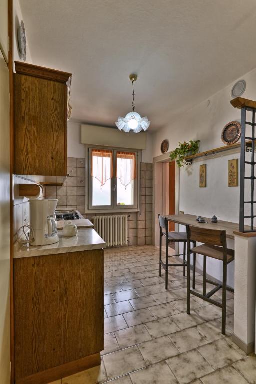 Kuchnia lub aneks kuchenny w obiekcie Villa Margherita - Theater Home