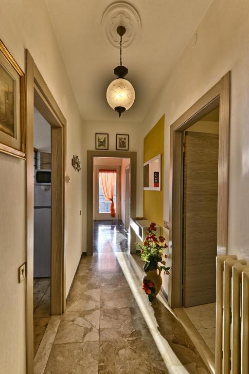 Zdjęcie z galerii obiektu Villa Margherita - Theater Home w mieście Tignale