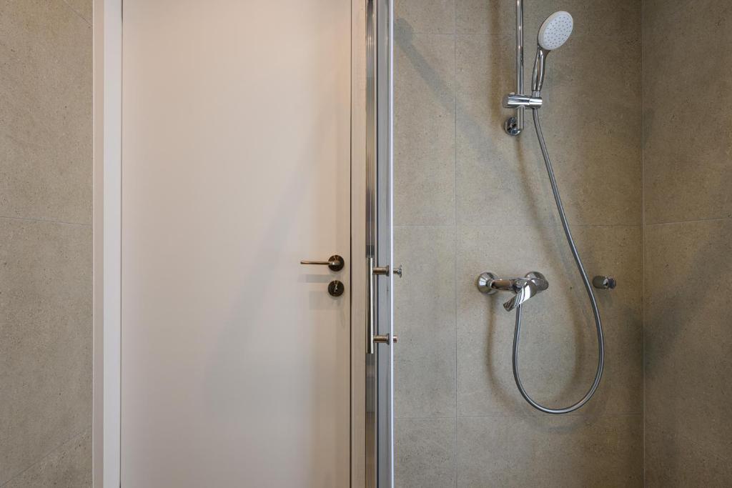 CUBES ON THE BEACH Athens Airport - 8