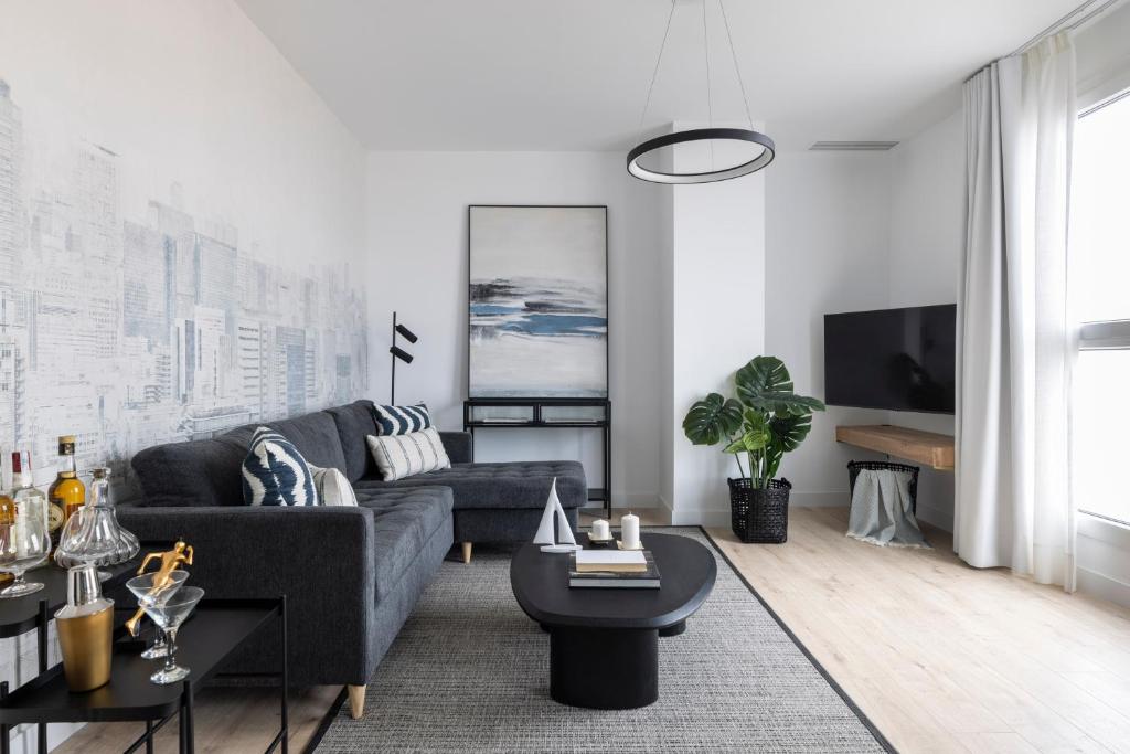 Malaga Urban Sky 3 bed apartment 22K