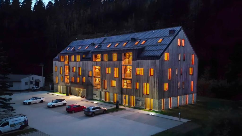 Budova, kde se aparthotel nachází