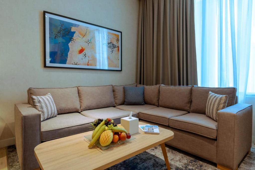 Posezení v ubytování West Walk Retaj Hotel
