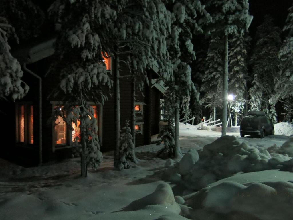 Holiday Home Kevätruska b by Interhome v zimě