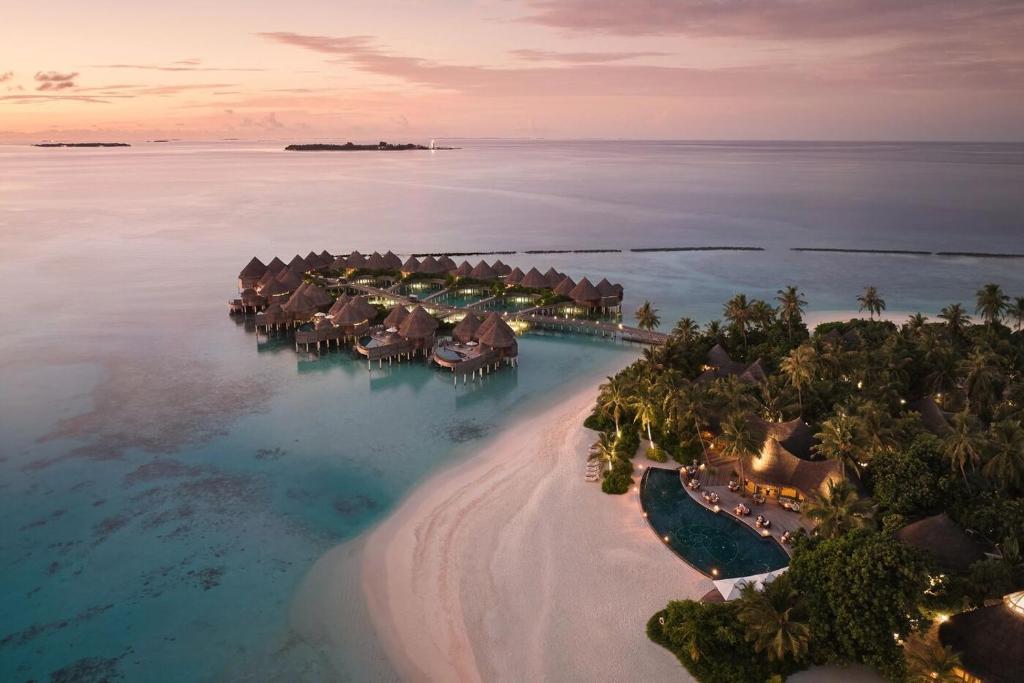 10 Hoteles de lujo y exclusivos en las Maldivas 614216584
