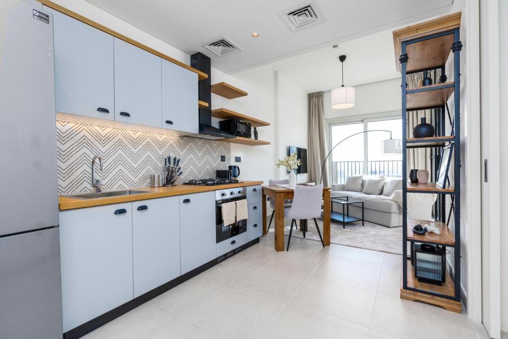 Kuchyň nebo kuchyňský kout v ubytování Chic Bright One Bedroom Suite