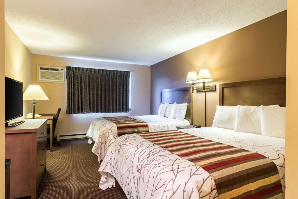 Rodeway Inn - Queen Room Met Twee Queensize Bedden - Niet -roken